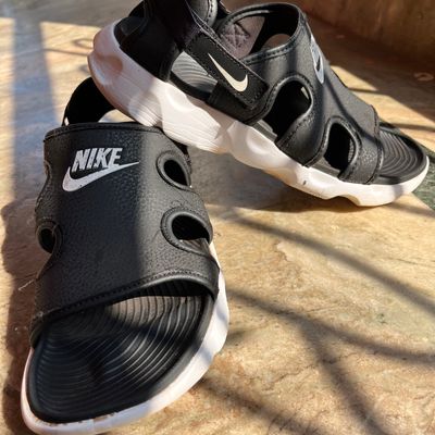 Nike walking outlet sandals