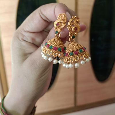 Golden deals colour jhumka