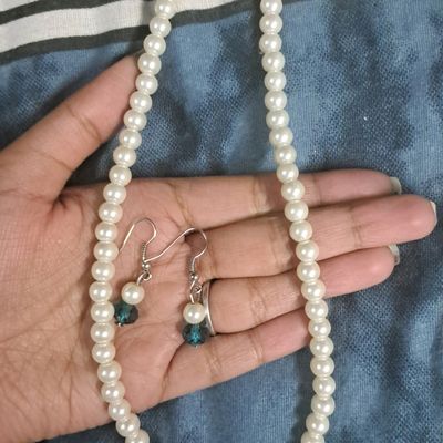 3 Layer Shell Pearl Necklace With Earrings