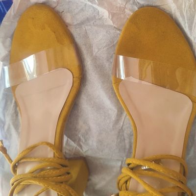 Zara New Yellow Heeled Squared Toe Sandals Shoes, size 7.5