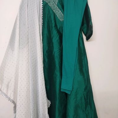 Floral Hand Embroidered Straight Kurta with Pants & Dupatta - Off Whit
