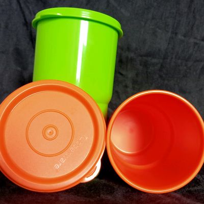 Tupperware Tumblers With Container 