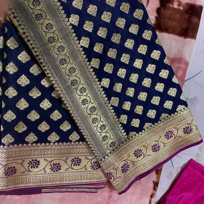 Mitera Navy Blue & Pink Floral Zari Silk Blend Banarasi Saree Price in  India, Full Specifications & Offers | DTashion.com