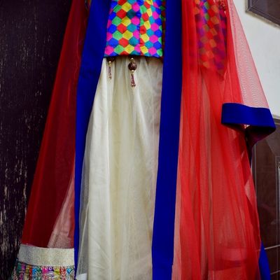 This Sabyasachi Bride Wore A Gorgeous Rani Pink Lehenga With A Unique  Rajasthani Style Dupatta