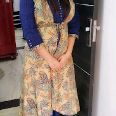 fcity.in - Beautiful Styliesh And Party Wear Kurti With Jacket In Reyon