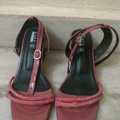 Zara High Heeled Vinyl Mules | Fashion shoes heels, Girly shoes, Black  sandals heels