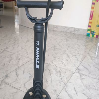 Btwin best sale cycle pump