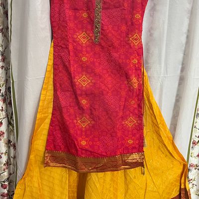 Old saree make lehenga choli #stitch #price #800 #fashiondesigner #stitch ,# model #explorepage | Instagram