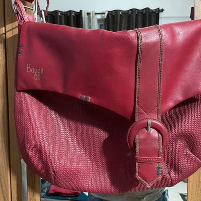 Baggit red solid sale sling bag