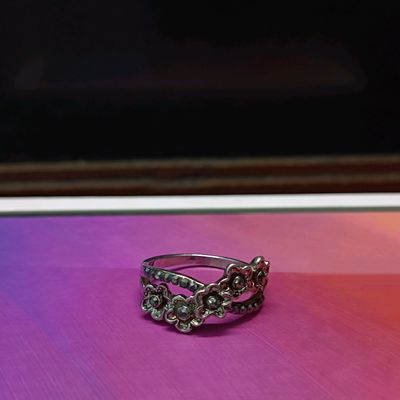 beautiful finger ring for girls and woman