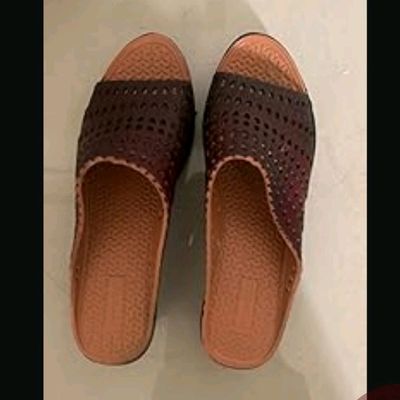 Bata Sandak Black Chappals For Women in Mumbai at best price by D'souza  Collection - Justdial