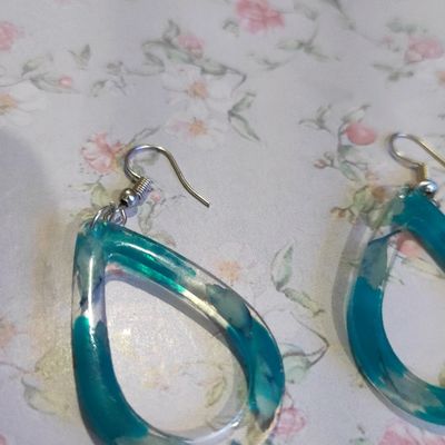 Blue and white resin earrings - suchifashion.in