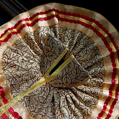 Black Valkalam Saree with All-Over Boota from Banaras with Dancer Motifs on  Maroon Brocade Pallu and Border