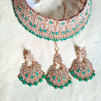 Bridal Kundan Green Choker Jewellery Set Earring – BANGLES BY LESHYA