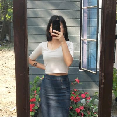 Stylish & effortless looks with Maxi denim skirt 🖤 | Gallery posted by  Felicia✨ | Lemon8