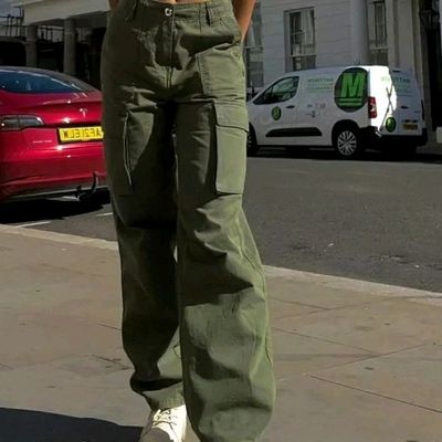 damnsoji | Green cargo pants outfit, Cargo pants outfit, Cool outfits for  men