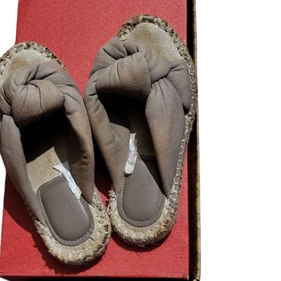 H&M Soft Appliquéd Slippers | Hamilton Place