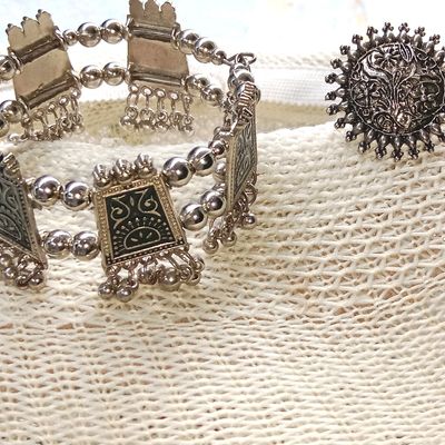 Find Bracelet and ring combo by Cosmetic Corner near me | Bus Terminus,  Thane, Maharashtra | Anar B2B Business App