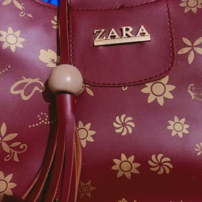 Buy Zara Reite White & Red Tote Handbag (Set of 4) at Amazon.in