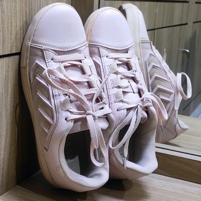 Aggregate more than 52 hrx white pro sneakers latest