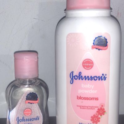 Johnson baby powder for clearance newborn