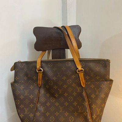 Handbags, LOUIS VUITTON Totally MM Monogram Canvas Tote Bag