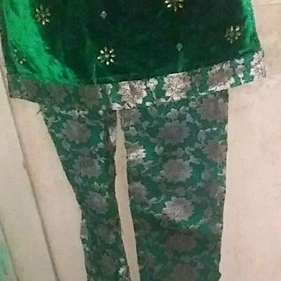 fashion #palazzo #salwarsuit #embroidery #pants #green #velvet #kurta  #bride #velvet #salwars… | Bollywood outfits, Indian fashion saree, Party  wear indian dresses