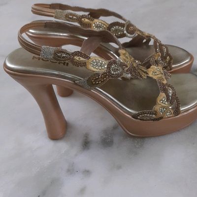 MOCHI Women Gold Sandals - Buy MOCHI Women Gold Sandals Online at Best  Price - Shop Online for Footwears in India | Flipkart.com