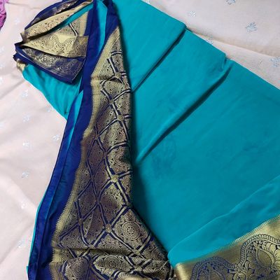 Benny crape silk* Brand new design 😍Pure Benny crape saree With chit pallu  With contrast blouse nd contrast border. *Available in multiples*  💓💓💓💓💓💓💓💓…