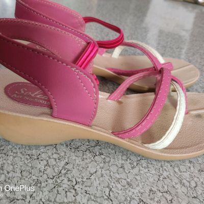 Solea chappals store