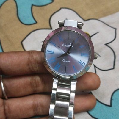 Randomly my pixel 2 watch will go extremely dim. To where it is not  viewable inside or outside unles - Google Pixel Watch Community