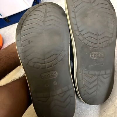 Mens crocs size on sale 8