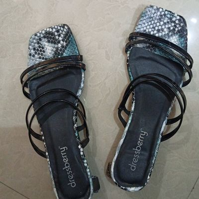 Dressberry sandals hot sale