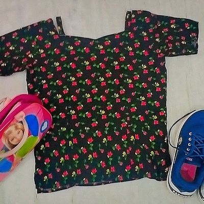 Tops & Tunics, Black Top With Small Printed Flowers